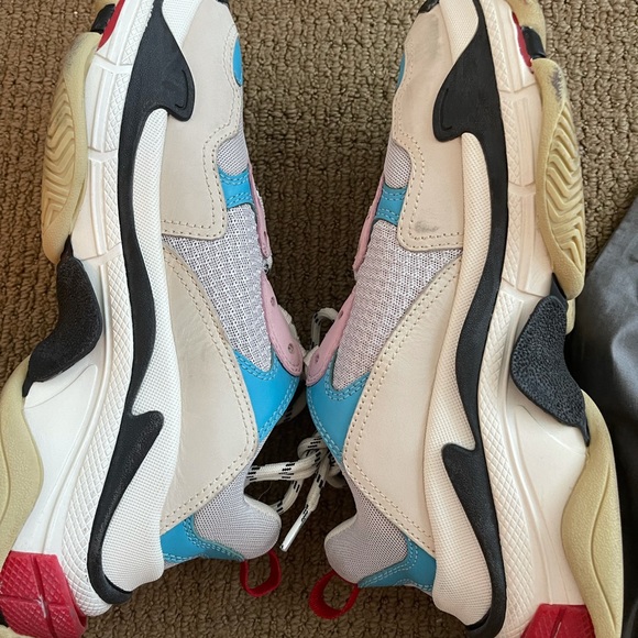 Balenciaga Triple S sneakers - Picture 3 of 7